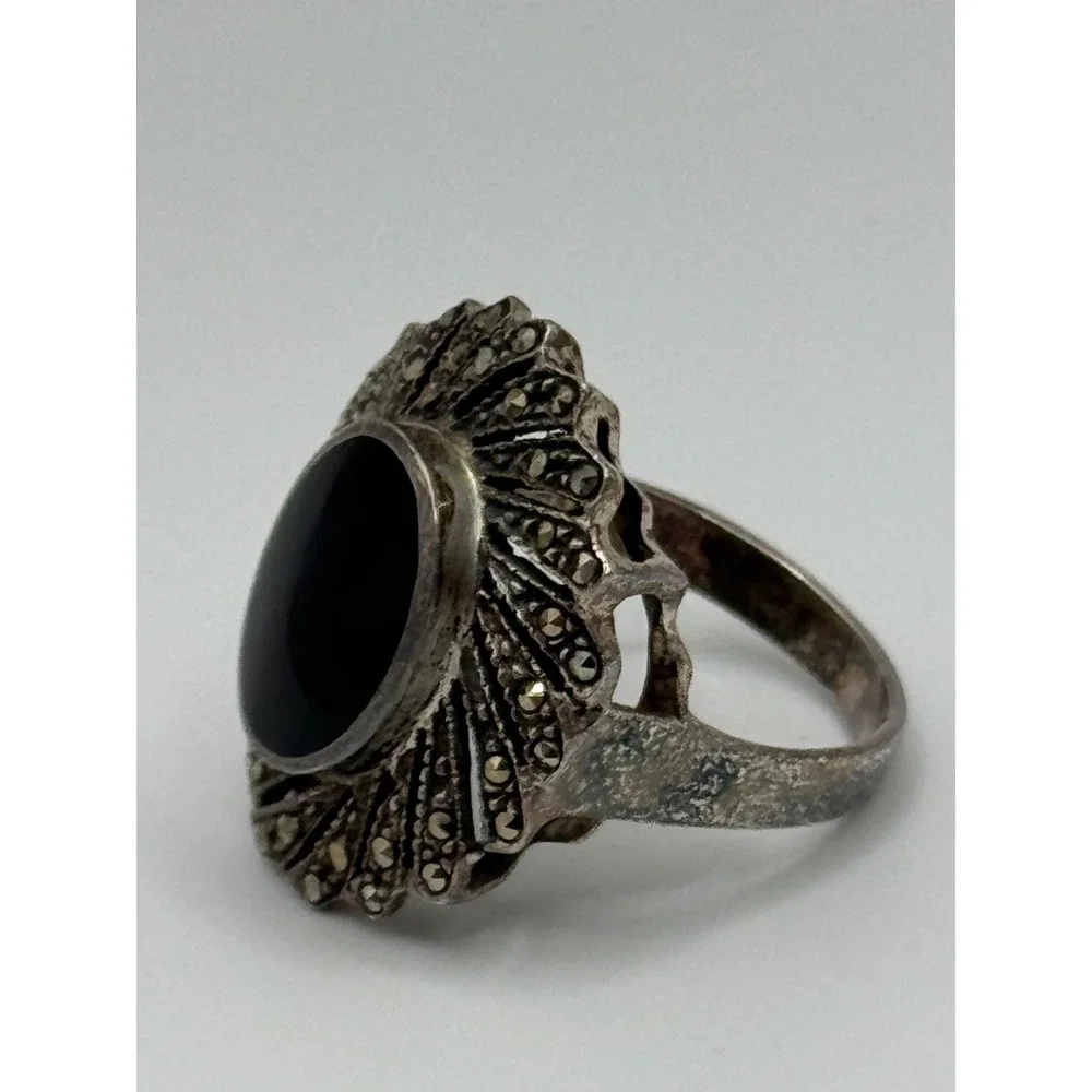 Sterling Silver Onyx Marcasite Oval Ring Size 8